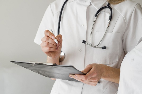 Реформа медицинского контроля мигрантов в России: Новые правила 2026 года